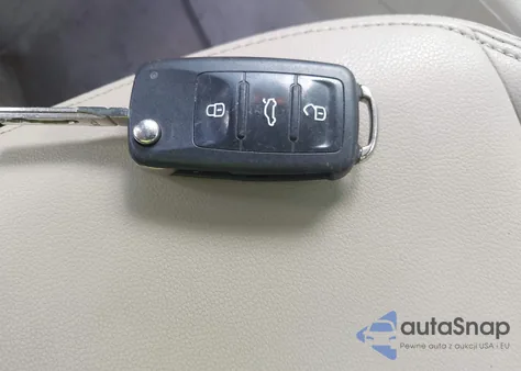 2014 Volkswagen Beetle из США, поврежденный, VIN 3VW517AT2EM818920